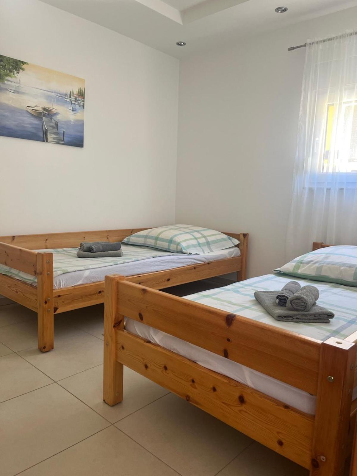 Sinisa Apartman ヴィル エクステリア 写真